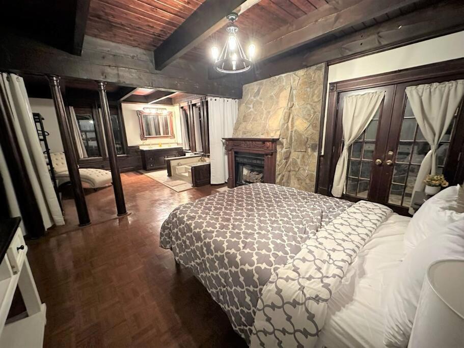 5 Bedroom Estate Near Casino And Downtown 브리스톨 외부 사진